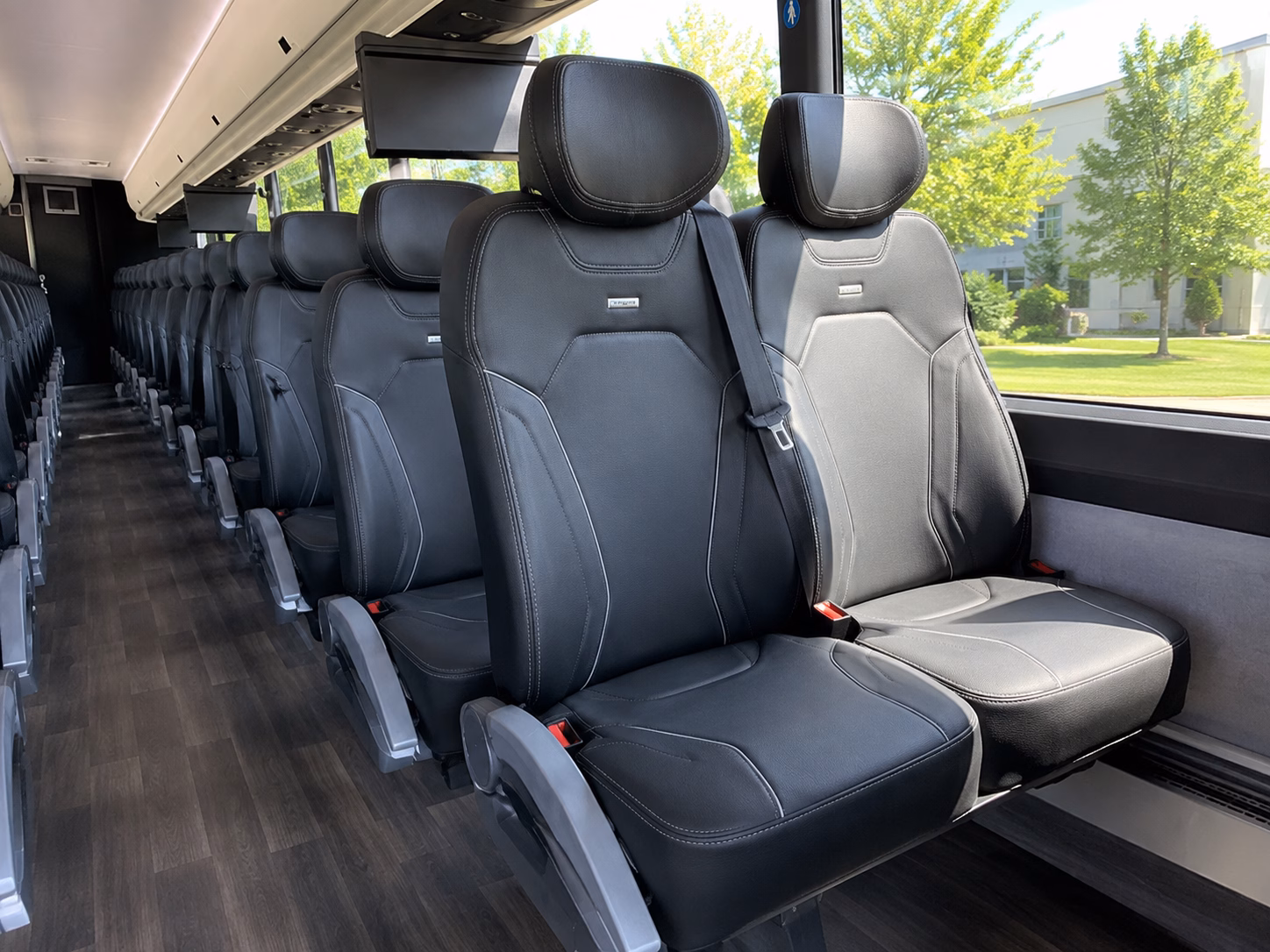 got 30 seconds get instant wedding bus pricing for chesapeake virginia right now